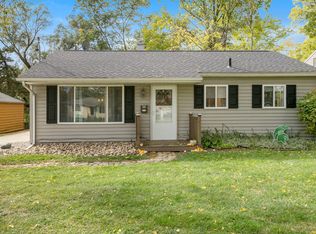 586 Riverside Dr, Battle Creek, MI 49015