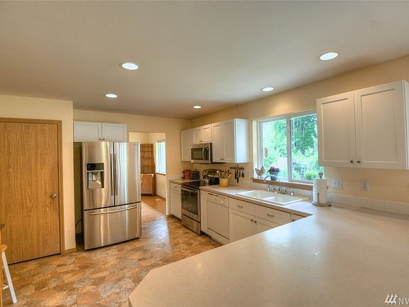 5th image of 2412 157th Street Ct E