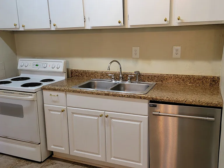 2702 Clemson Ave #2702 — Photo 5