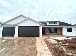 1315 Greyhound St, Appleton, WI 54913