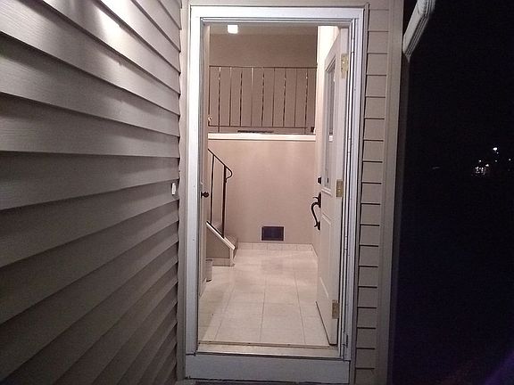 3rd image of 472 Tiffany Dr
