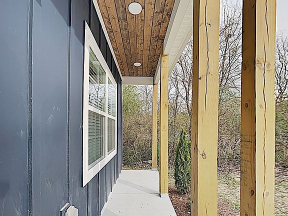 3rd image of 207 Welworth St