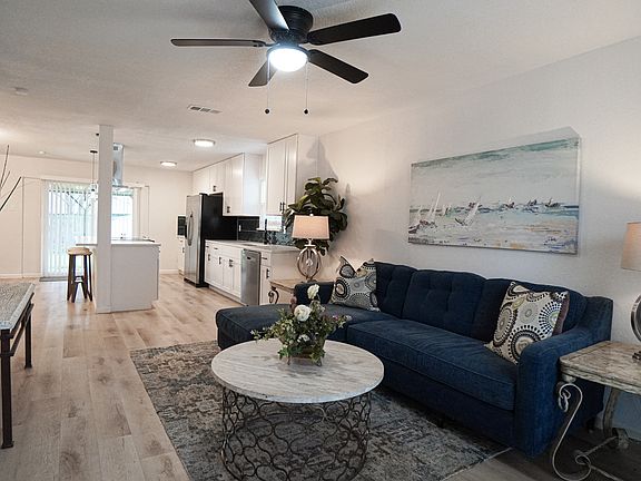 4th image of 6408 Locust St