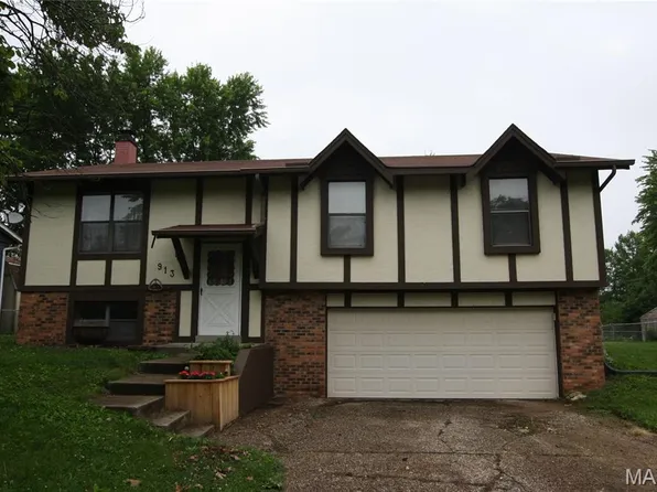 913 Lakeview Dr, Warrenton, MO 63383