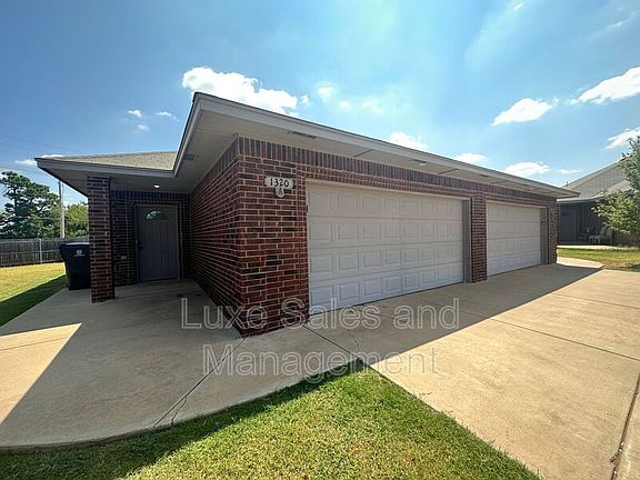 4th image of 1320 Garden Gate Dr Unit A