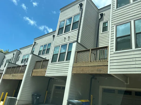 2131 Holtz Ln NW, Atlanta, GA 30318