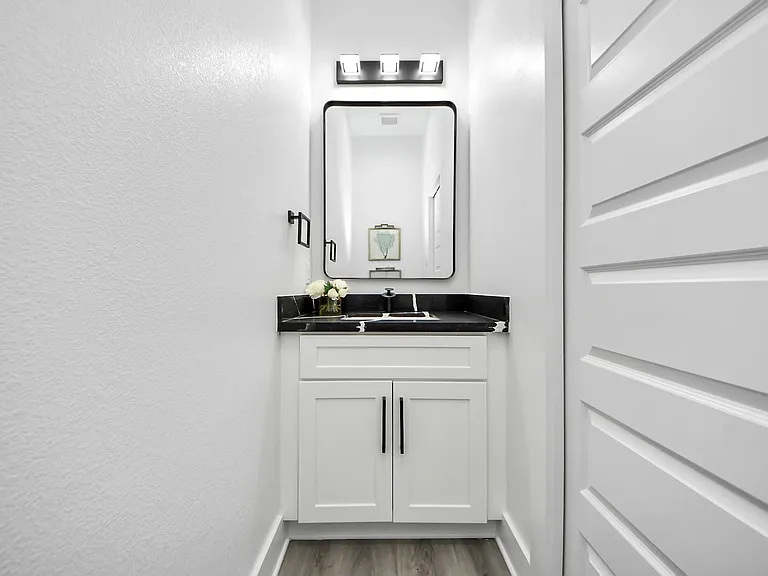 8533 Amadwe St #B — Photo 18