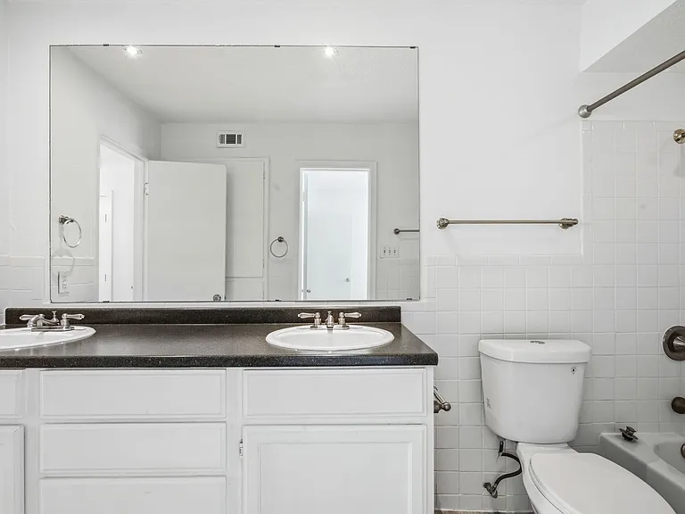 2729 Hurstview Dr — Photo 18