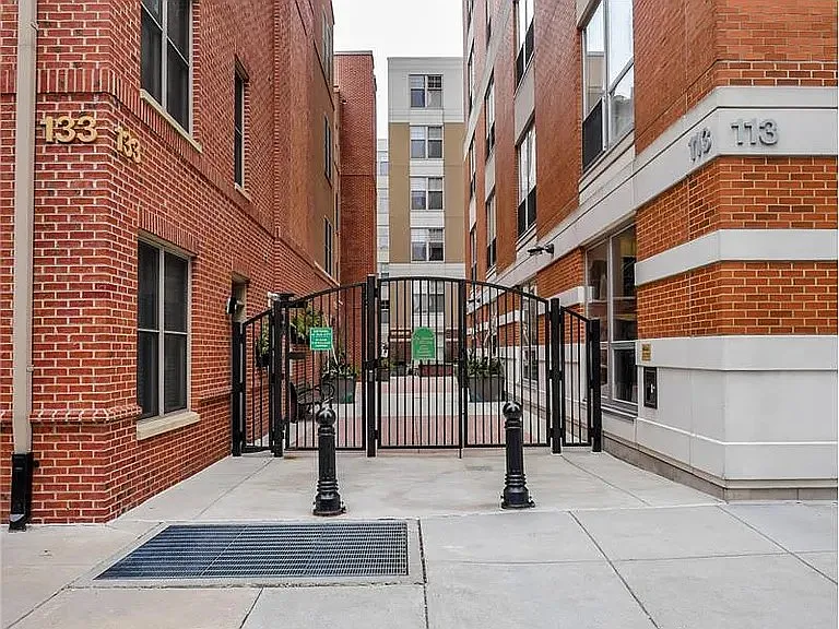133 N Bread St #1A3 — Photo 1