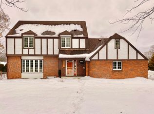 1552 Quebec Ave N, Golden Valley, MN 55427