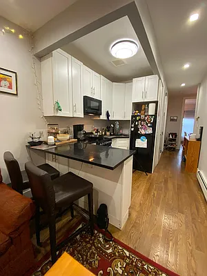 Rented by Avenues Real Estate | media 21