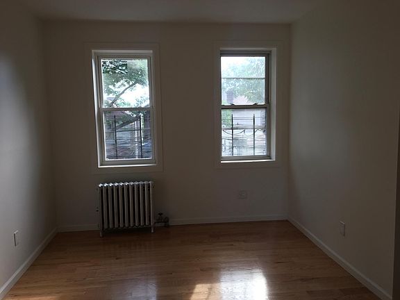 2nd image of 1136 Underhill Ave #2