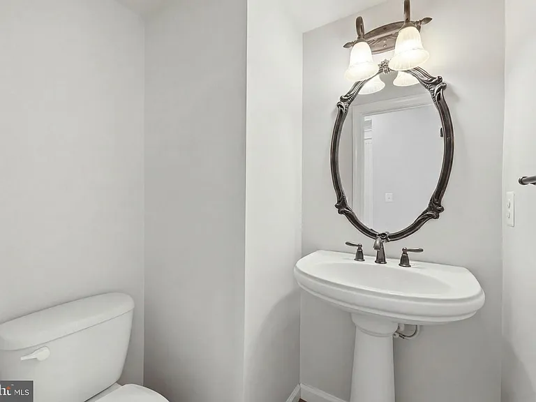 21253 Park Grove Ter — Photo 22