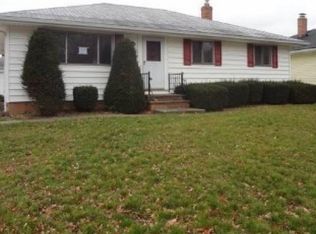 6196 Yorktown Dr, Parma, OH 44134