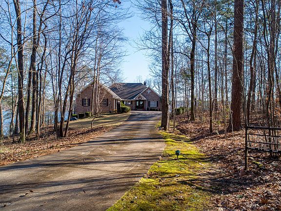 Image 3: Wooded Drive