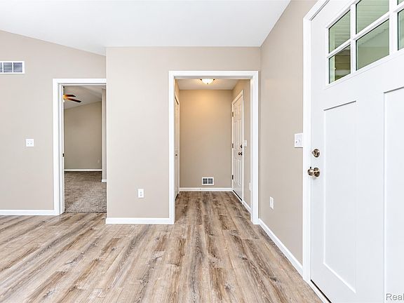 3rd image of 10565 W Allen Rd