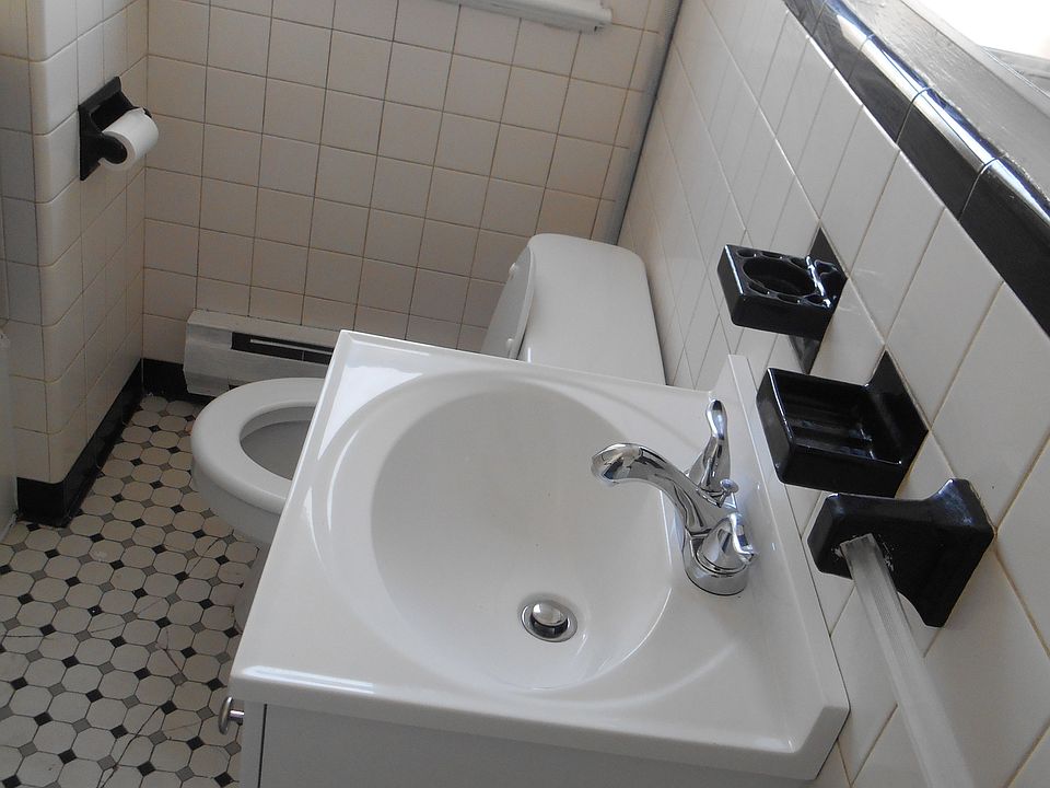 2nd image of 109 N Front St APT E