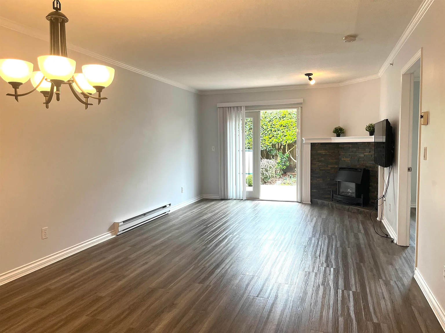 2 bed, 1140 sqft, $2,700 — Photo 4
