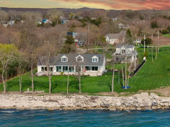 228 McGettigan Ln, Kelleys Island, OH 43438