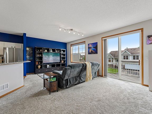 4th image of 20651 Hampshire Way