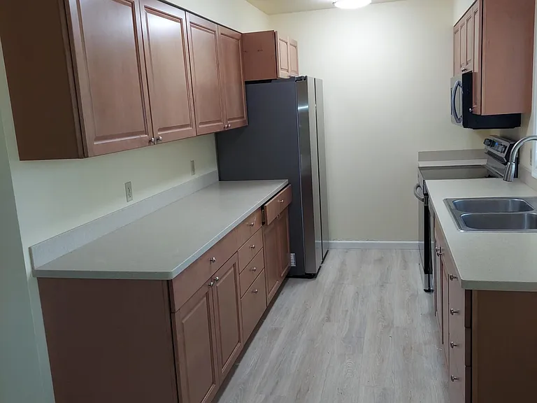 2404 S Hills Dr #3 — Photo 2