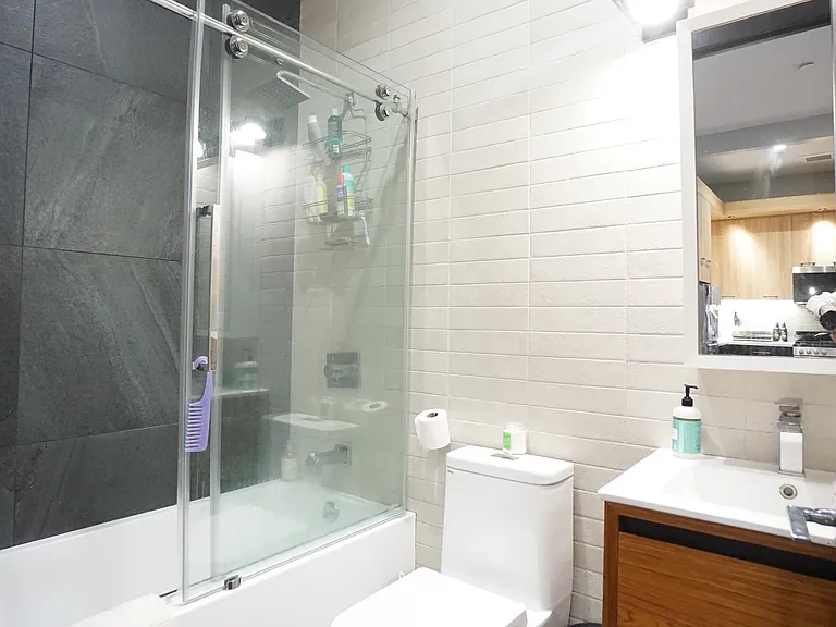 396 S 5th St #4F — Photo 8