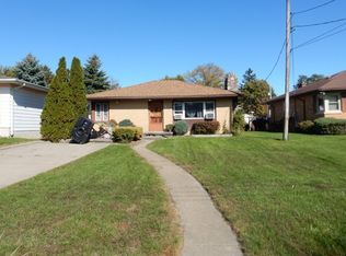 199 Lagoon Beach Dr, Bay City, MI