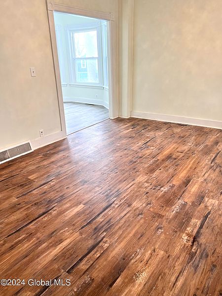 4th image of 1123 Garner Avenue