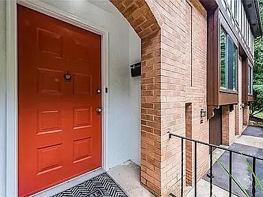 104 Woodbridge Dr — Photo 2