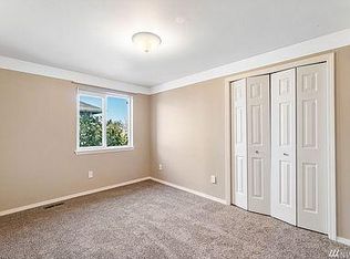 111005 36th Avenue Ct E, Tacoma, WA 98446