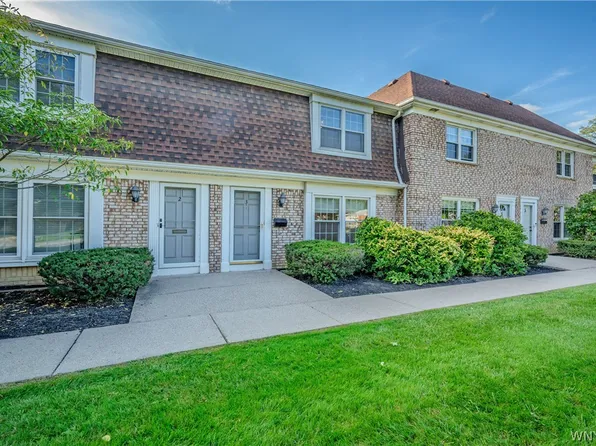 105 Carriage Dr APT 3, Orchard Park, NY 14127