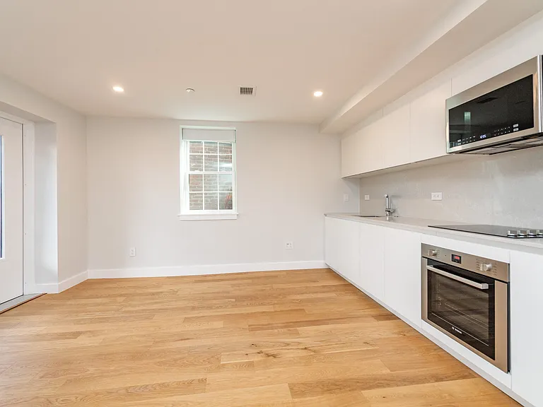 22 Fleet St — Photo 11