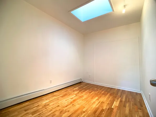 293 Tompkins Avenue image 25 of 28