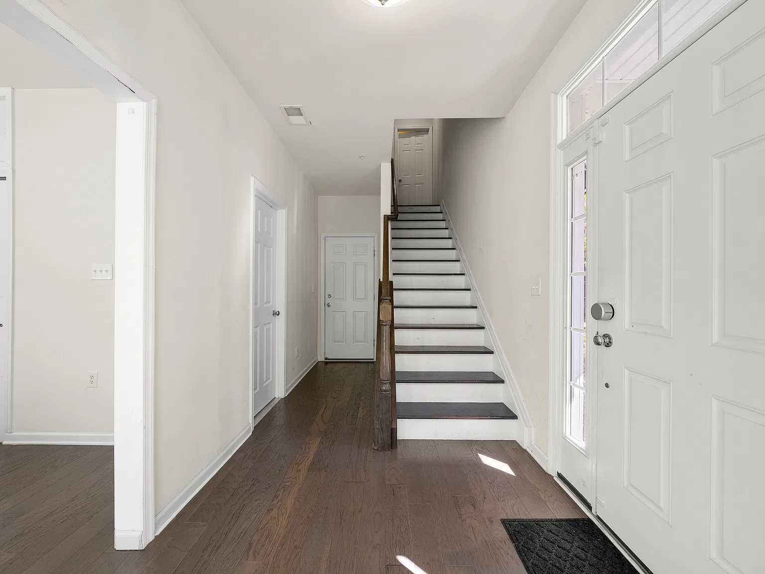 4 bed, 3.5 bath, 1935 sqft, $4,750 — Photo 4