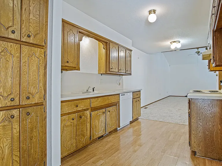 8910 Oak Valley Dr — Photo 17