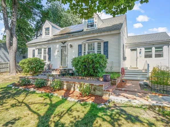 49 Hillcrest Ave, Methuen, MA 01844
