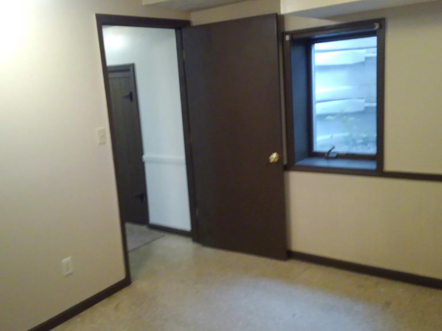 939 Ann St — Photo 3