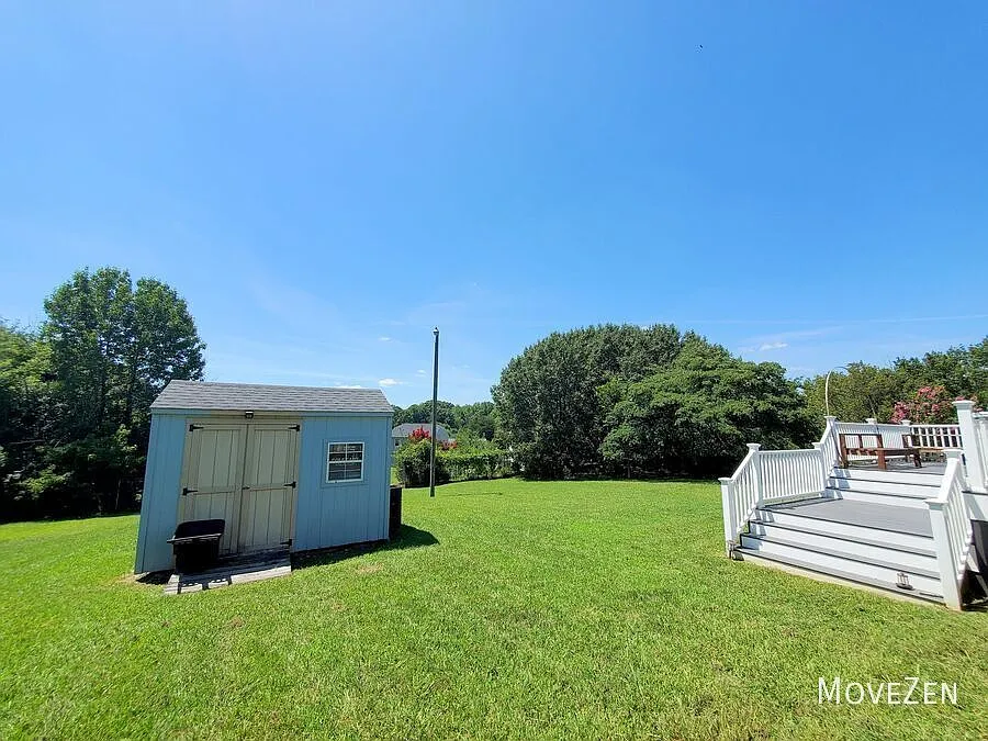509 Rosecrest Dr High Point, NC 27260 Large Yard and Rocking Chair Porch — Photo 2