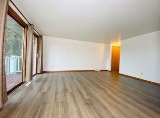 3037 Humboldt Rd, Green Bay, WI 54311
