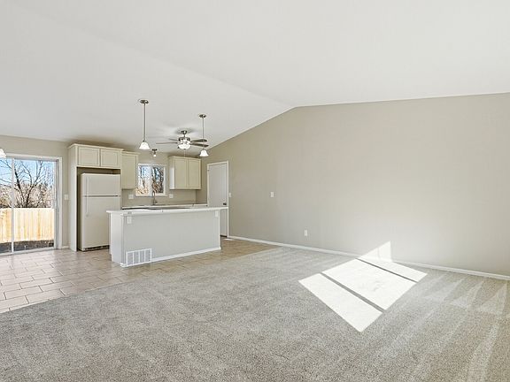 2nd image of 860 Vondelpark Dr