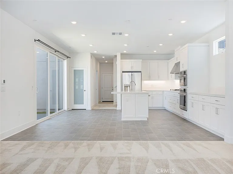 27399 Fox Den Pl — Photo 8