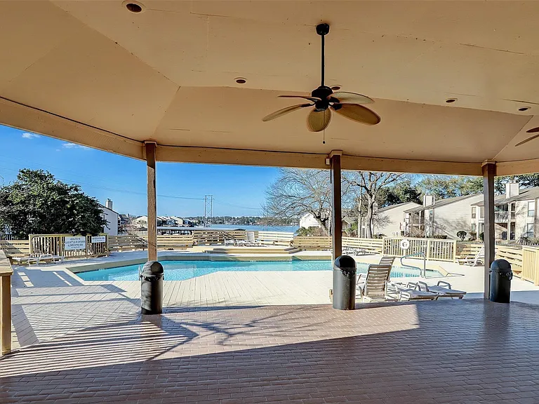 112 Harbour Town Dr — Photo 35