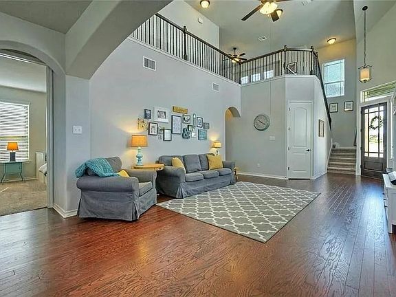 2nd image of 1324 Clearwing Cir