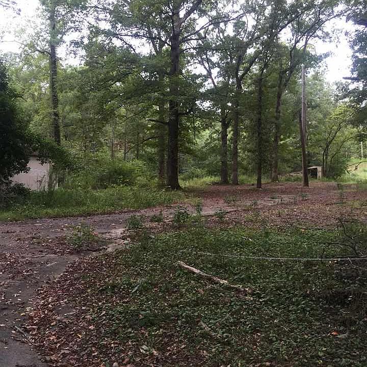 2nd image of 2200 Dogwood Ln
