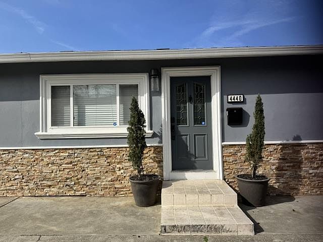 1st image of 4442 Colombo Dr