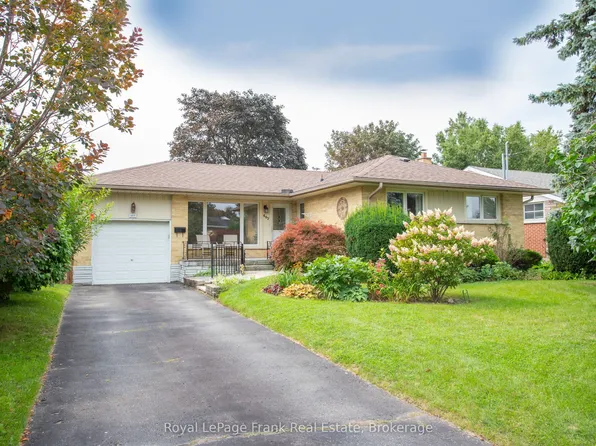 407 Glencastle Ave, Oshawa, ON L1J 3K7