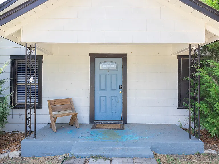 1902 Miller Ave — Photo 5