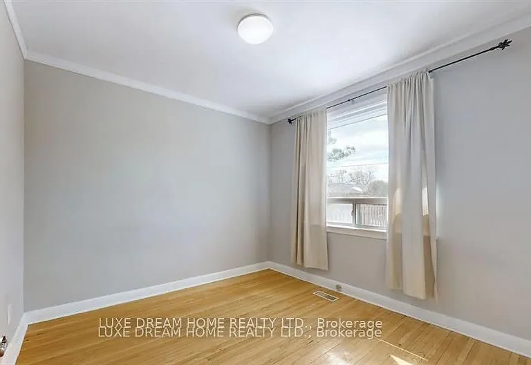 16 Perivale Cres — Photo 11