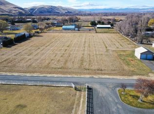 4917 Gamache Rd, Moxee, WA 98936