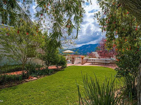 3rd image of 987 Terracina Dr